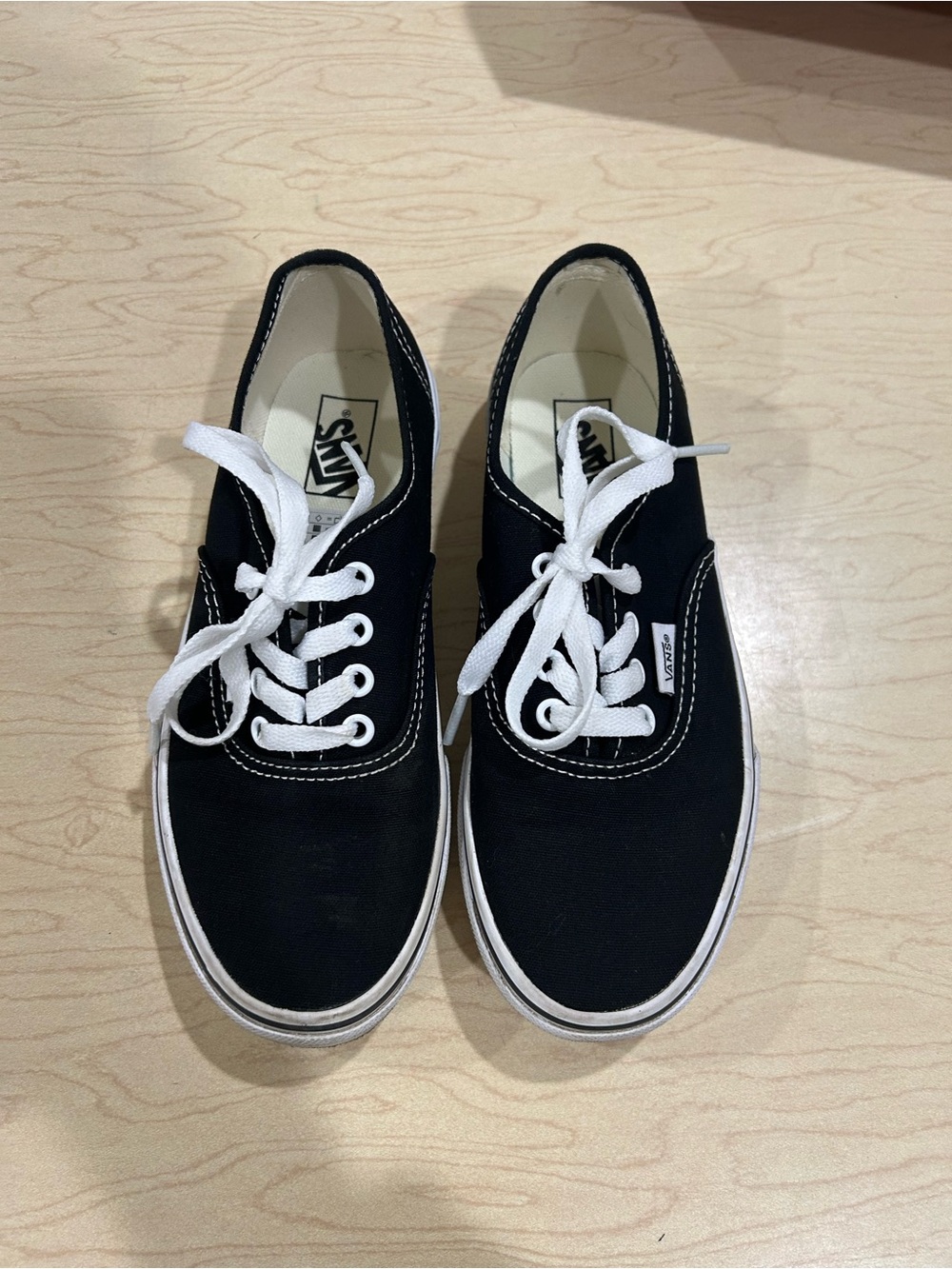 Vans Authentic little kids Shoe